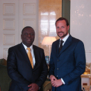 H.K.H. Kronprinsen mottok Zimbabwes statsminister, H.E. herr Morgan Tsvangirai, i audiens 17. juni 2009. Handoutbilde fra Det Kongelige Hoff. Bildet er kun til redaksjonell bruk - ikke for salg. Bildestørrelse: 2816 x 2112 px, 8,67 Mb (Foto: Liv Osmundsen, Det kongelige hoff)
